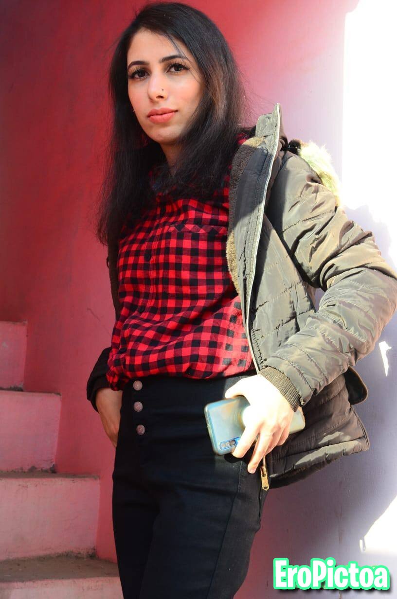 Zara Pakistani whore photo featuring Pakistani