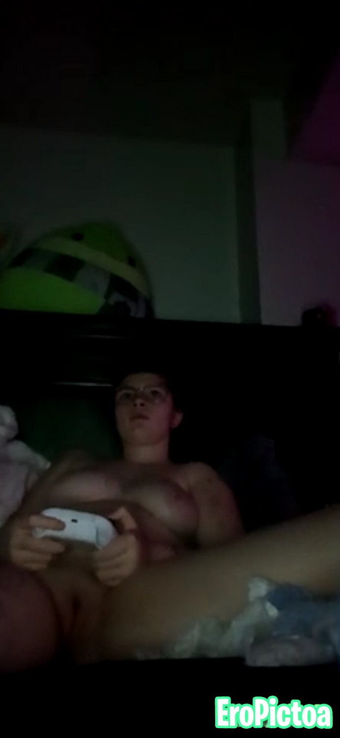 Desperate Monkey App Slut photo featuring white trash - Part 4