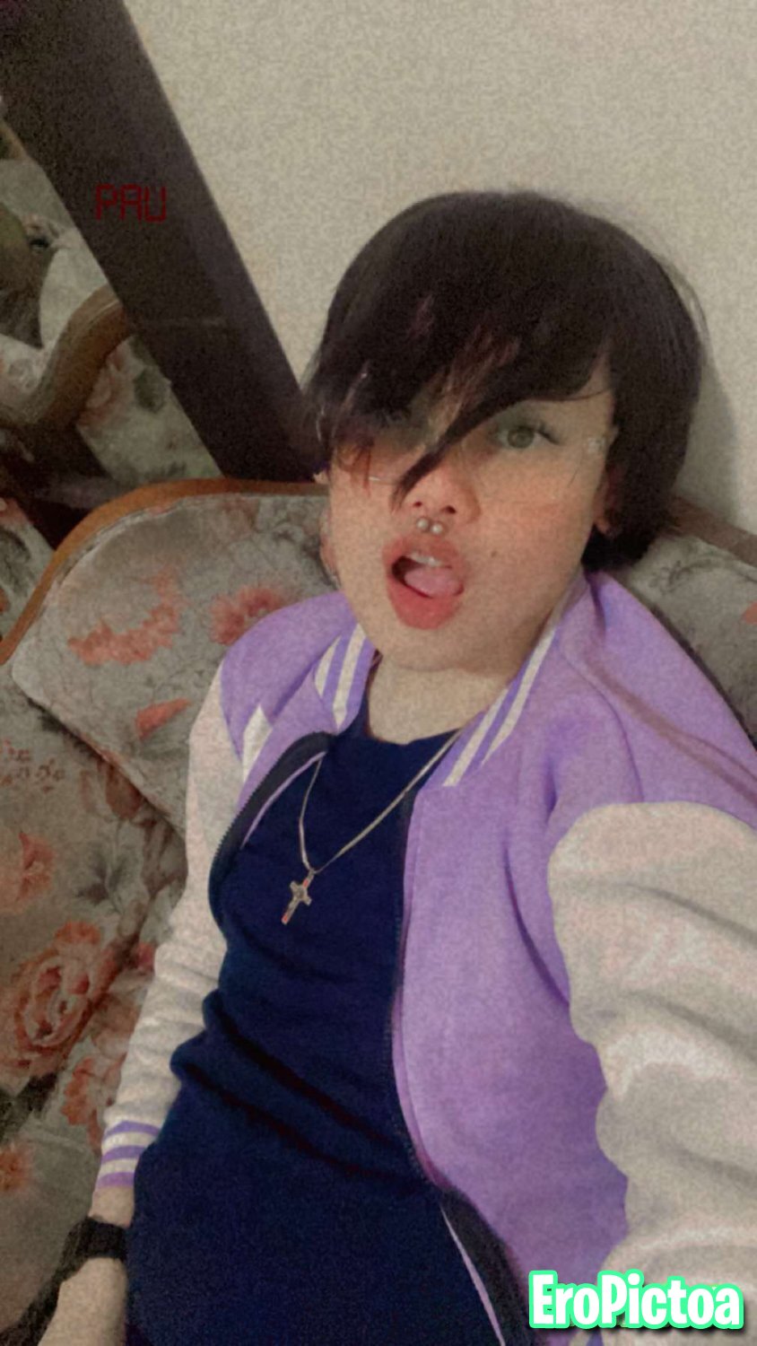 Snapchat-349762406 photo featuring Trans