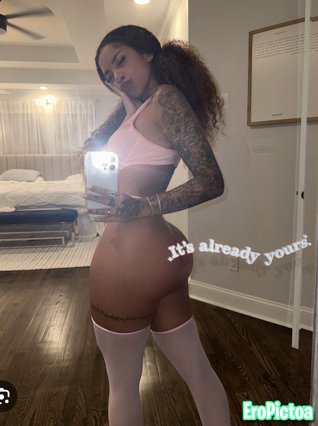 Hannah Marie photo featuring bathtub